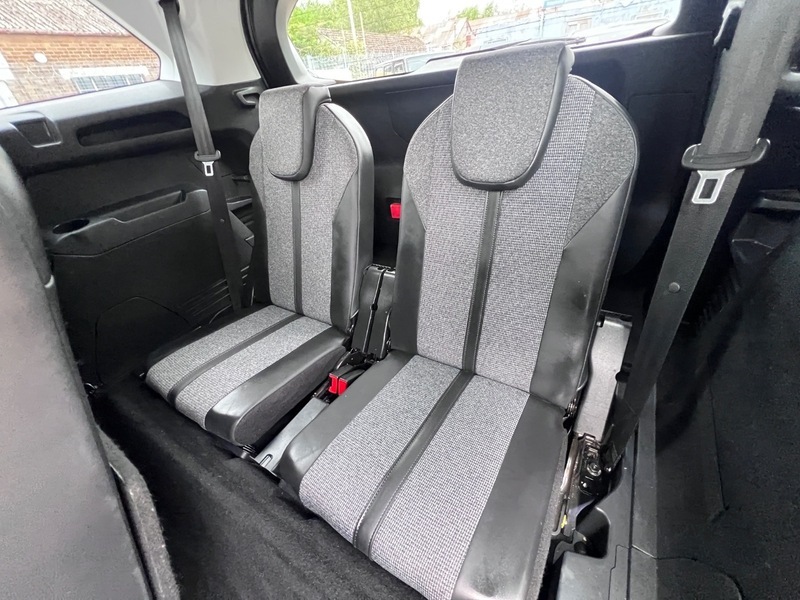 Peugeot 5008 1.2 Puretech Active White #51