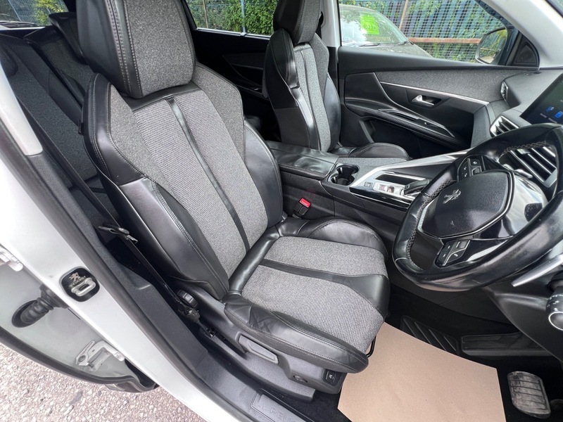 Peugeot 5008 1.2 Puretech Active White #28
