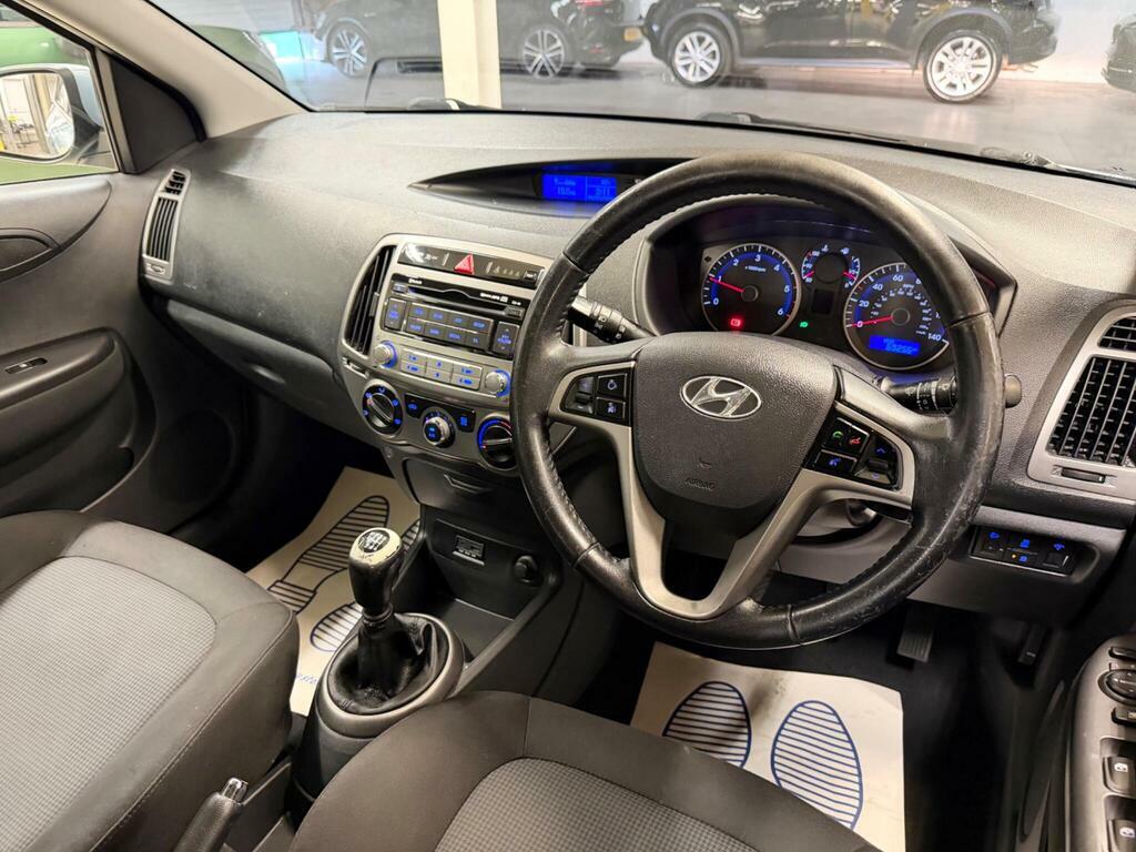 Hyundai I20 1.2 Classic Hatchback Euro 5 85 Red #14