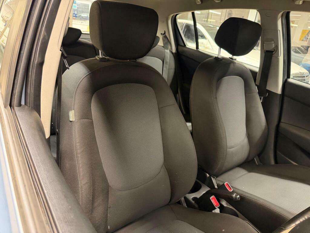 Hyundai I20 1.2 Classic Hatchback Euro 5 85 Red #13