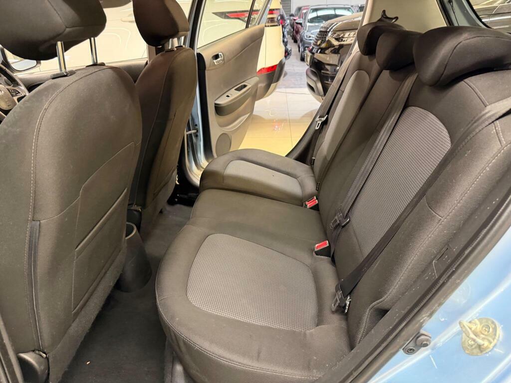 Hyundai I20 1.2 Classic Hatchback Euro 5 85 Red #19
