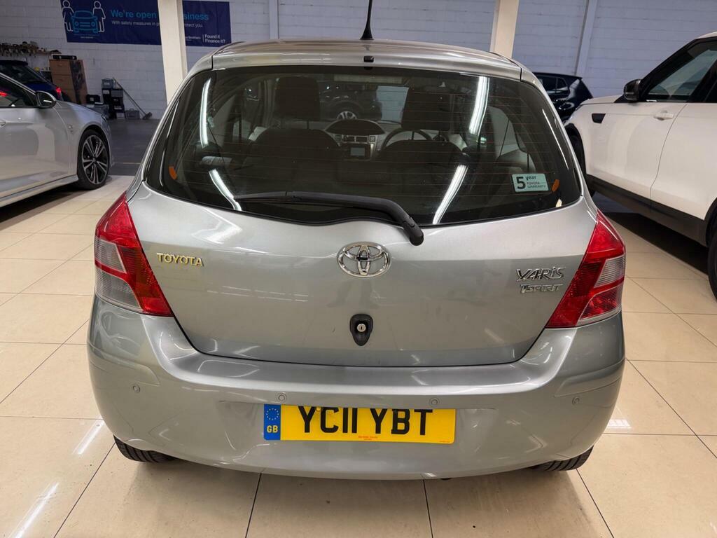 Toyota Yaris Yaris T Spirit Vvt-i Silver #5