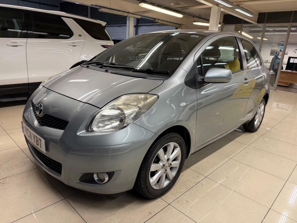 Toyota Yaris Yaris T Spirit Vvt-i Silver #3