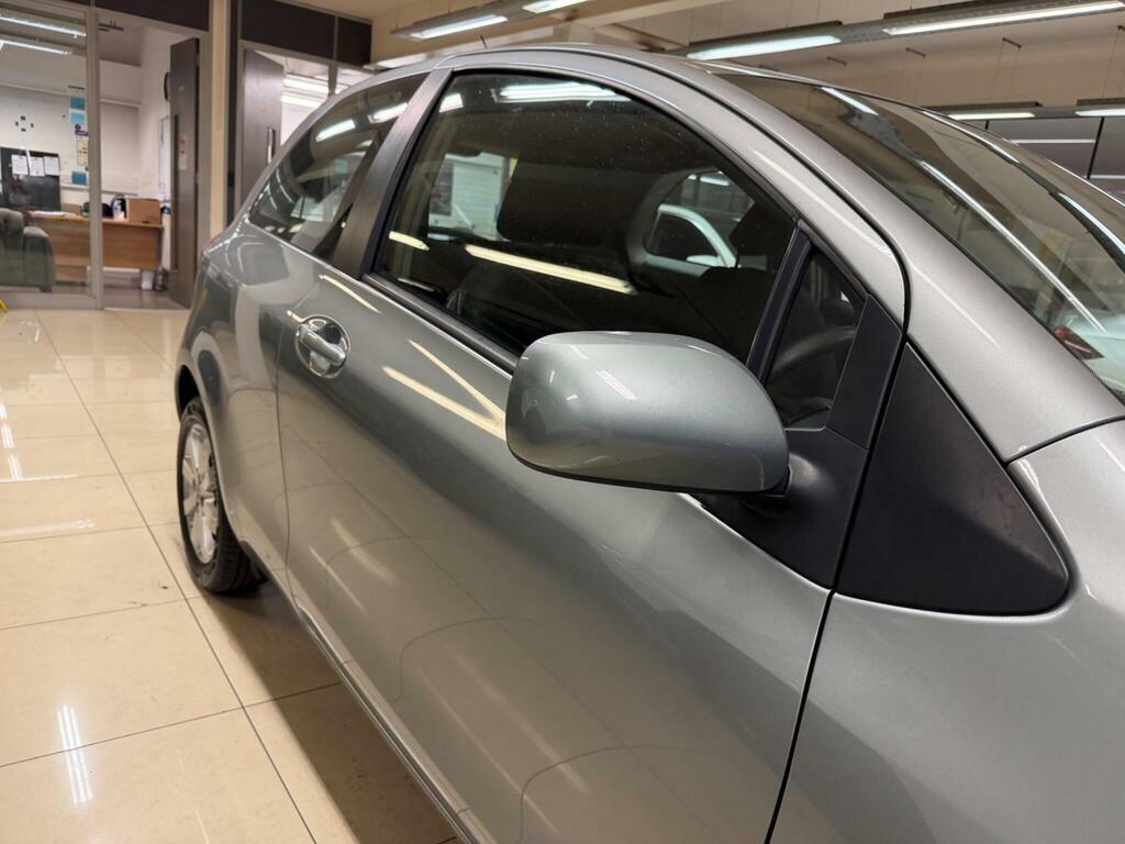 Toyota Yaris Yaris T Spirit Vvt-i Silver #10