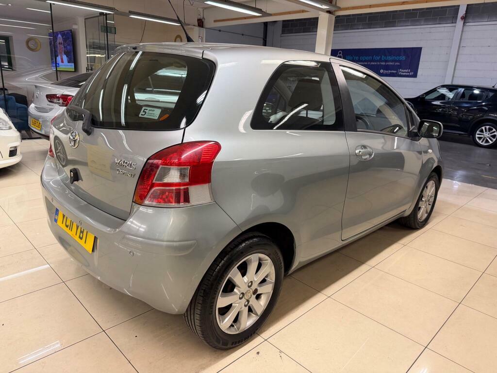 Toyota Yaris Yaris T Spirit Vvt-i Silver #6