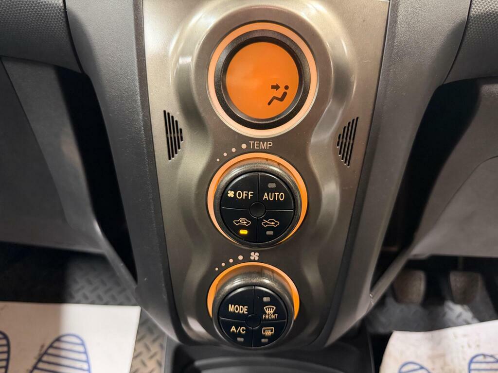 Toyota Yaris Yaris T Spirit Vvt-i Silver #16