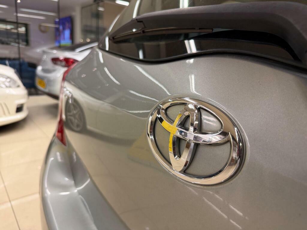 Toyota Yaris Yaris T Spirit Vvt-i Silver #8