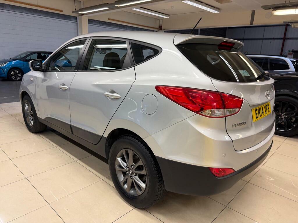 Hyundai Ix35 Crdi Se Nav White #4