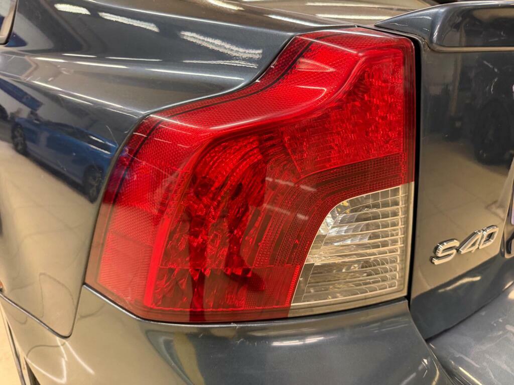 Volvo S40 2.0 D4 R-design Black #11