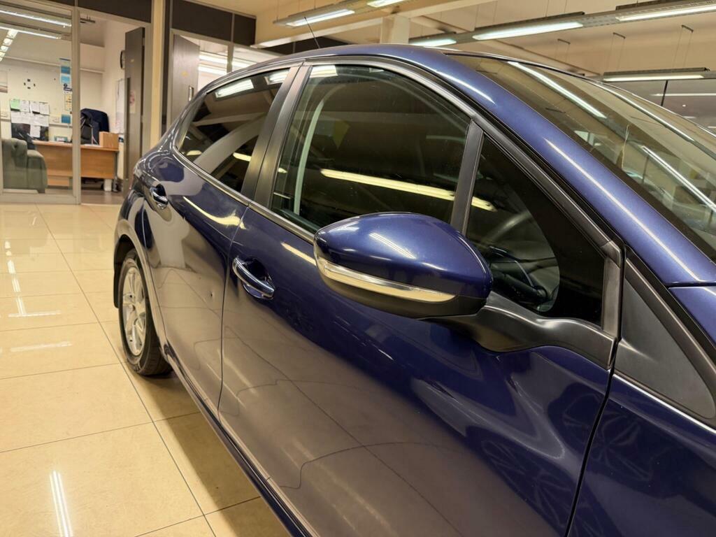 Peugeot 208 Active Black #13