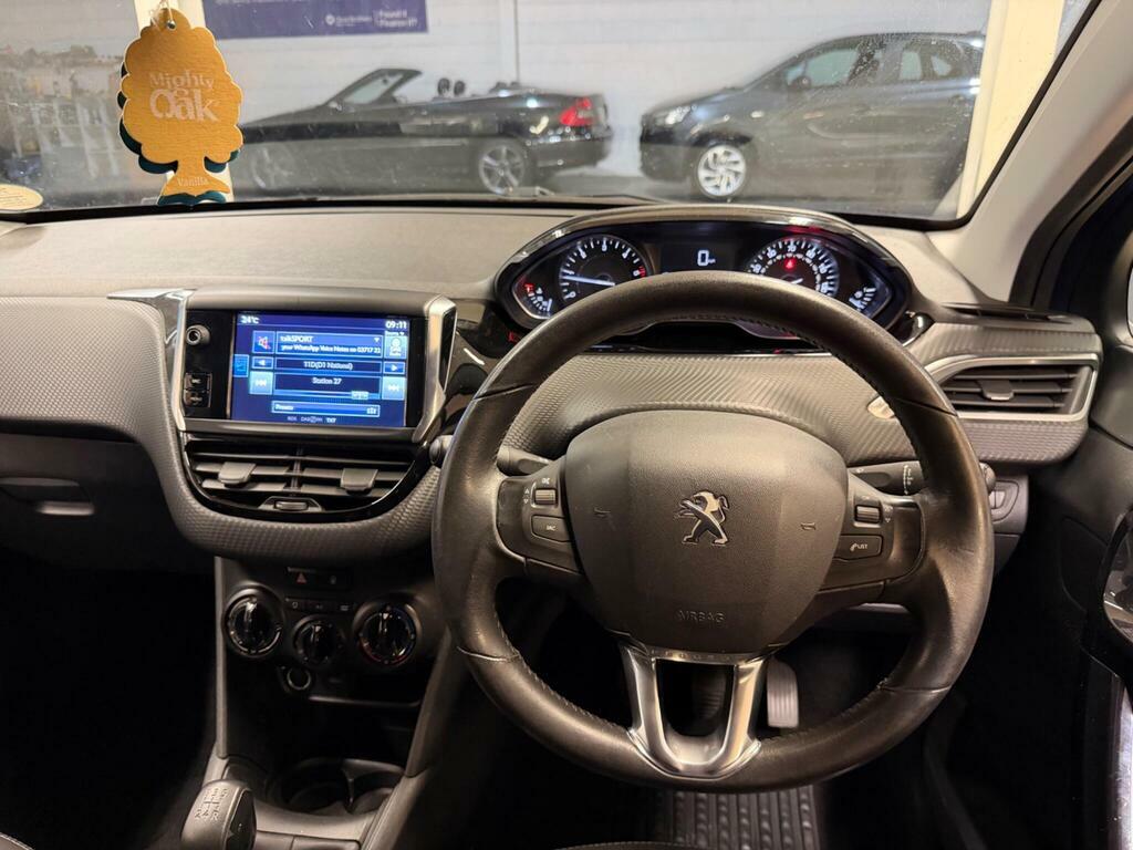 Peugeot 208 Active Black #21