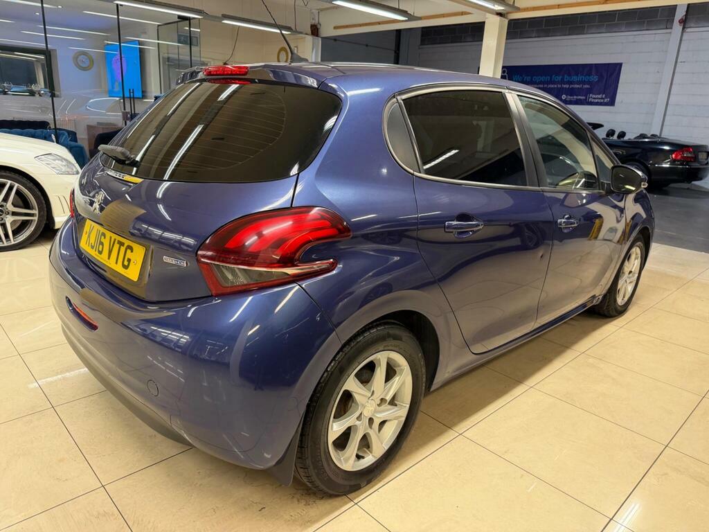 Peugeot 208 Active Black #5