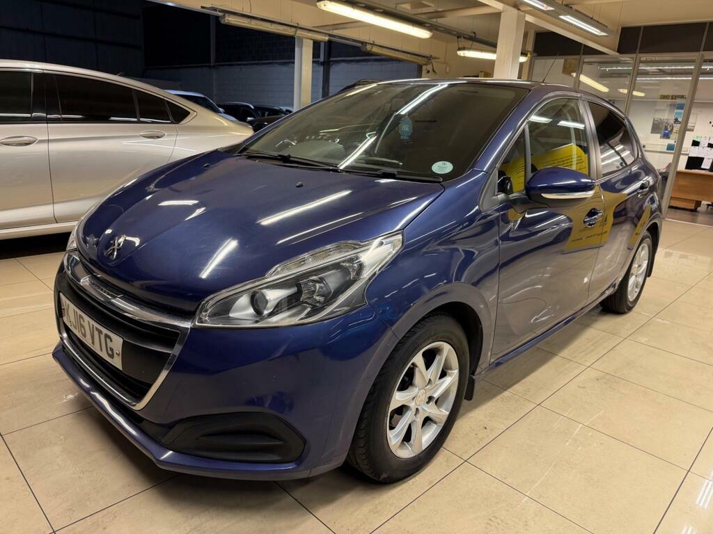 Peugeot 208 Active Black #3