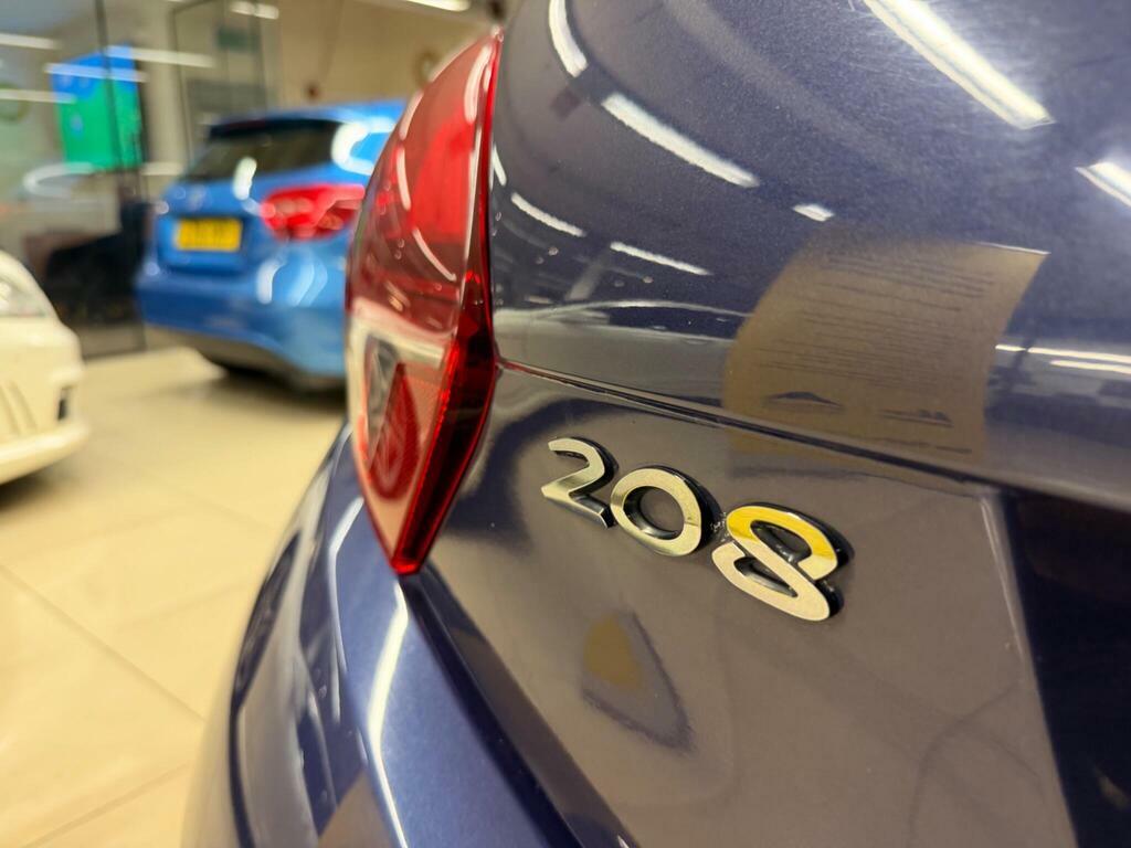 Peugeot 208 Active Black #8