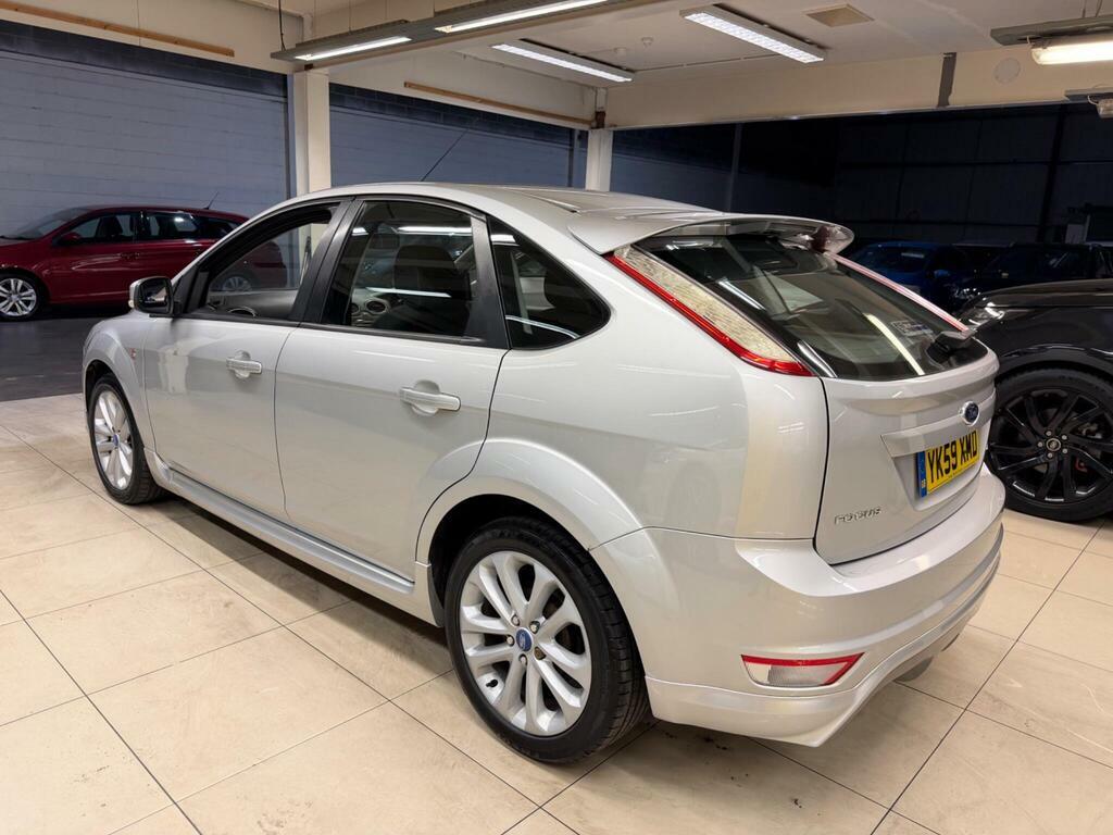Ford Focus Hatchback Titanium 1.6 Full Service Histo Silver #4