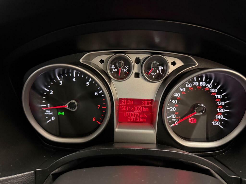 Ford Focus Hatchback Titanium 1.6 Full Service Histo Silver #23