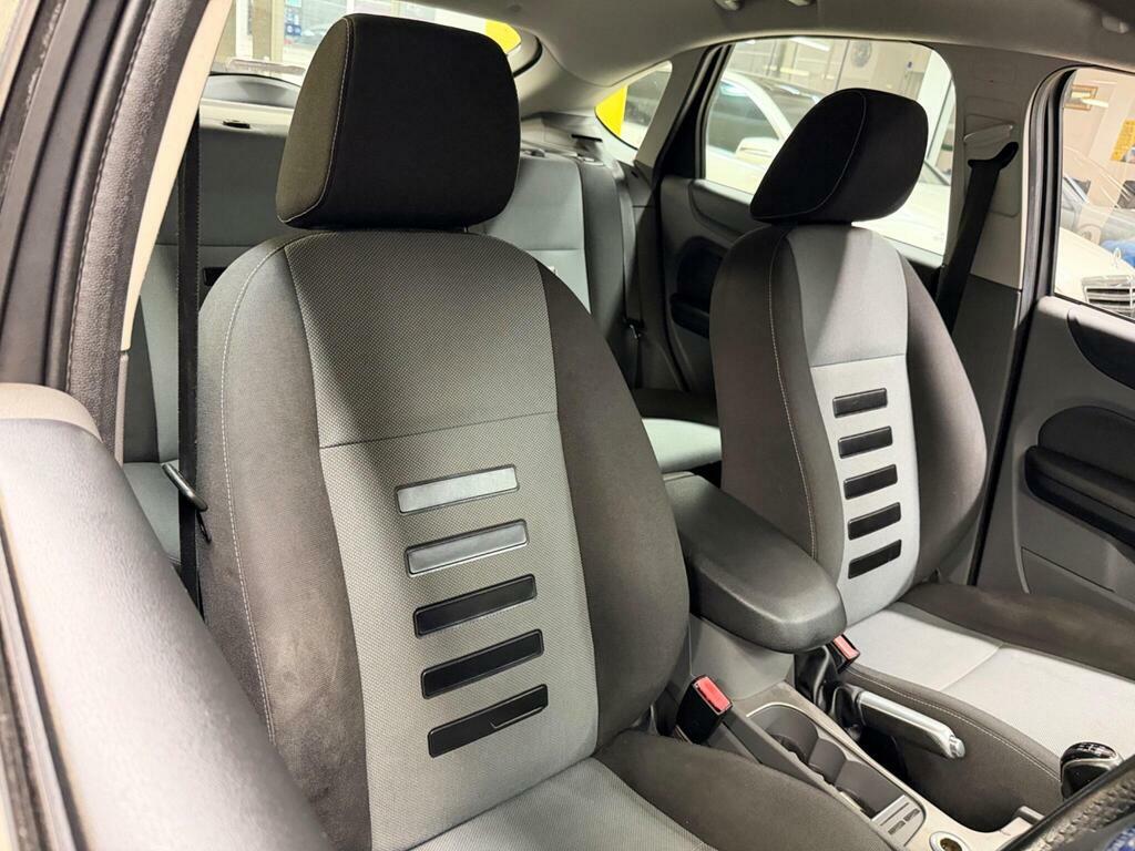 Ford Focus Hatchback Titanium 1.6 Full Service Histo Silver #12