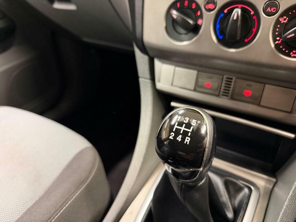 Ford Focus Hatchback Titanium 1.6 Full Service Histo Silver #20