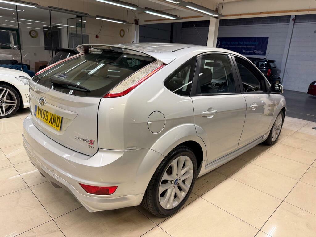 Ford Focus Hatchback Titanium 1.6 Full Service Histo Silver #6