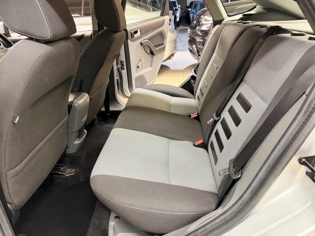 Ford Focus Hatchback Titanium 1.6 Full Service Histo Silver #17
