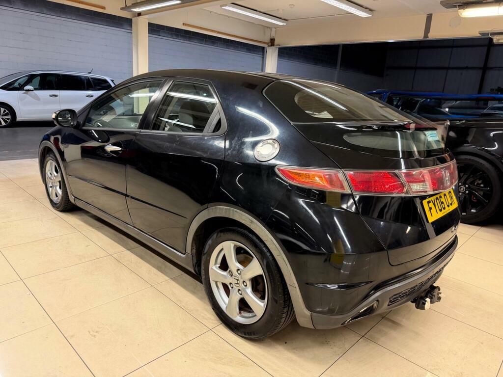 Honda Civic 1.8 I-vtec Es Black #4