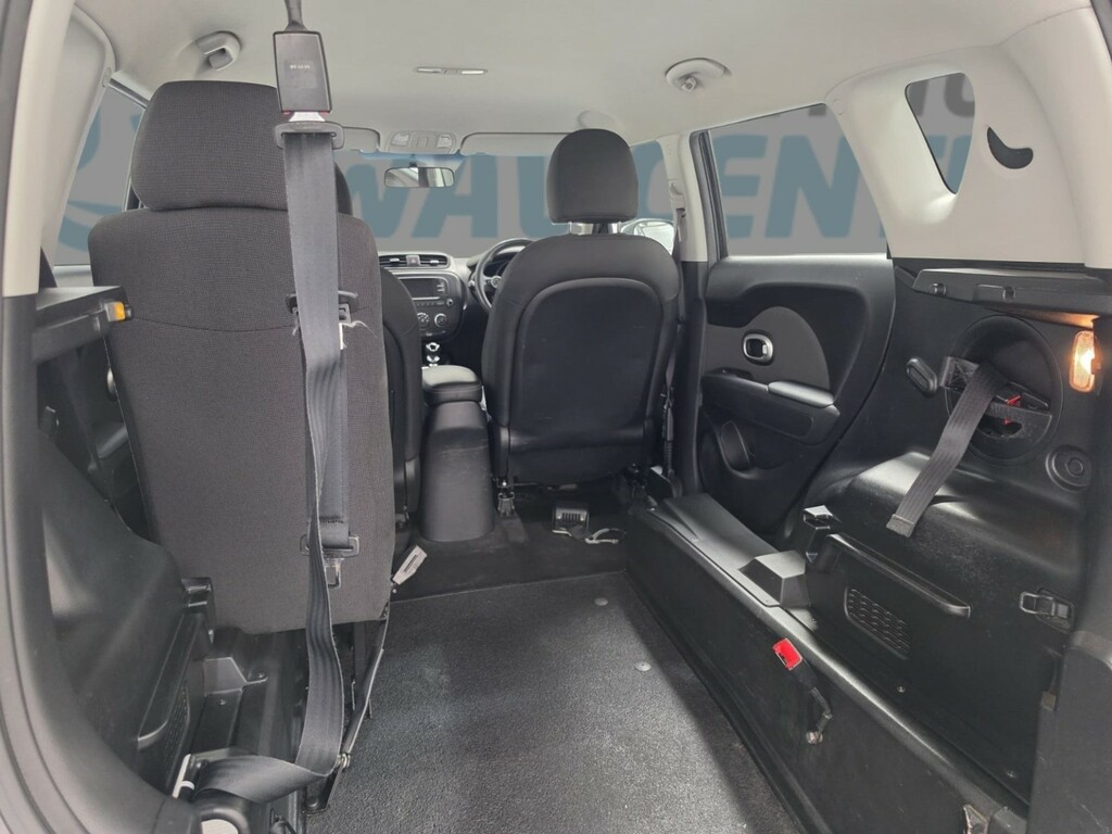 Kia Soul Ev Silver #8
