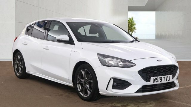 Ford Focus 2019 1.5 Ecoblue St-line Hatchback Manu WS19TVJ White #2