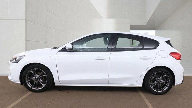 Ford Focus 2019 1.5 Ecoblue St-line Hatchback Manu WS19TVJ White #4