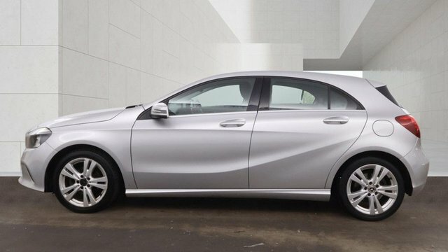 Mercedes-Benz A Class 2017 1.5 A180d Sport Hatchback 7G-dct E Silver #6