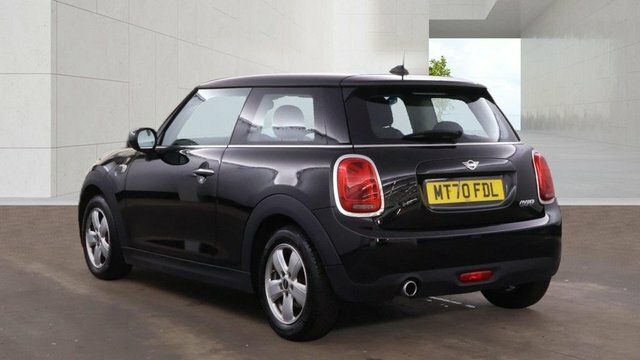 Mini Hatch 2020 1.5 Cooper Classic Hatchback Manua Black #3