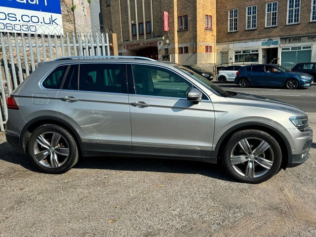 Volkswagen Tiguan 2018 2.0 Tdi Sel Suv Dsg Euro 6 Ss KW18ZPU Silver #3