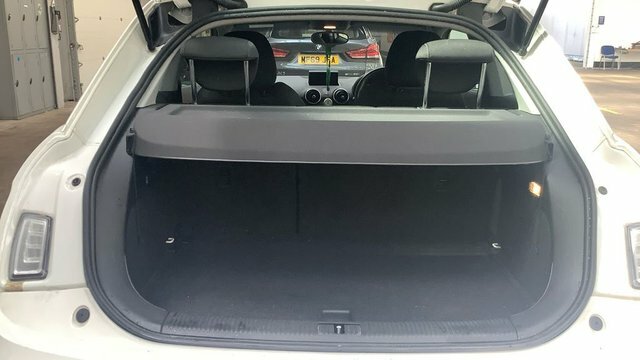Audi A1 1.6 Tdi Sport S Tronic Red #12