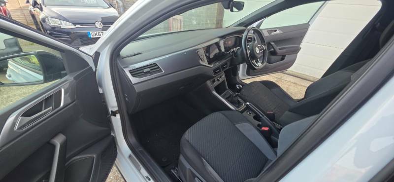 Volkswagen Polo Hatchback 1.0 Black #13