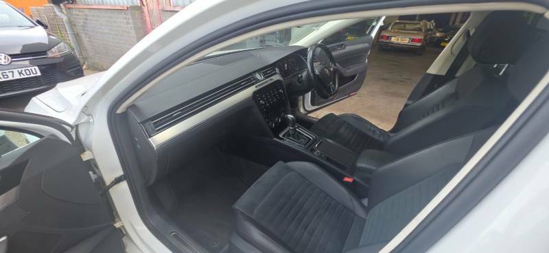 Volkswagen Passat 1.6 Tdi Gt Black #11