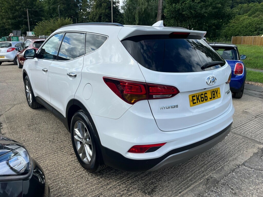 Hyundai Santa Fe 2.2 Crdi Blue Drive Premium 4Wd Euro 6 Ss EK66JBY White #4