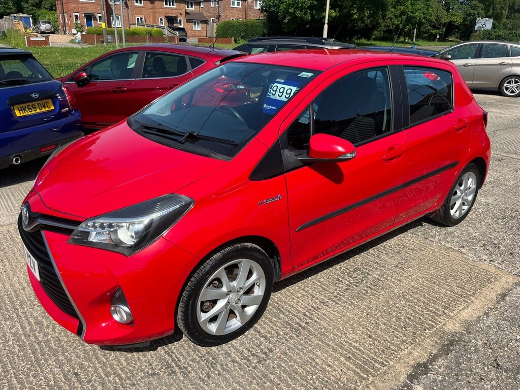 Toyota Yaris 1.5 Vvt-h Excel E-cvt Euro 6 15In Alloy RO53ANG Red #3