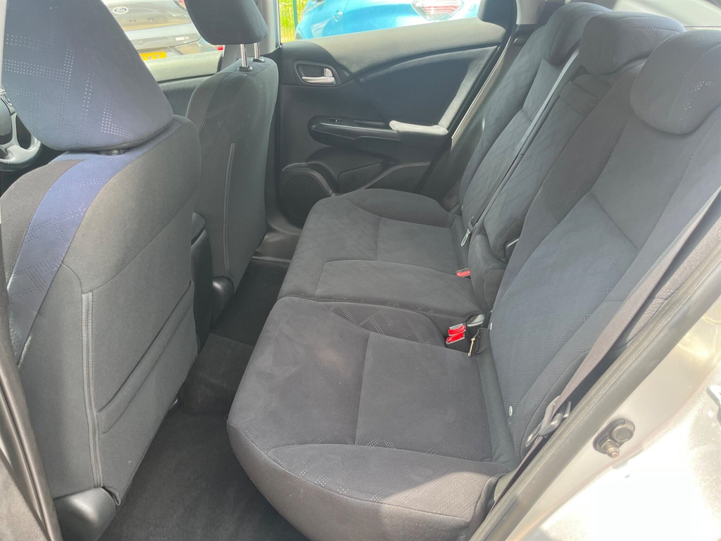 Honda Civic 1.6 I-dtec Es Eco Free Road Tax Finance Par Red #17