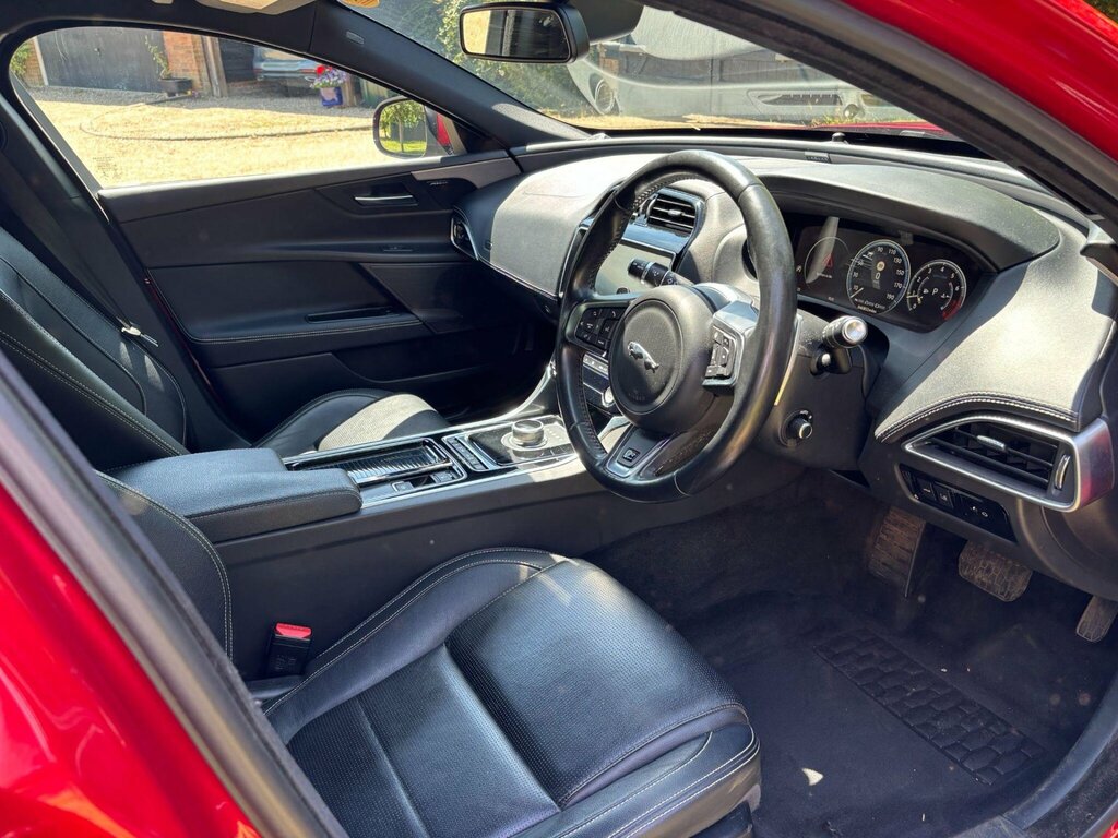 Jaguar XE 2.0I Gpf R-sport Saloon Euro 6 S White #15