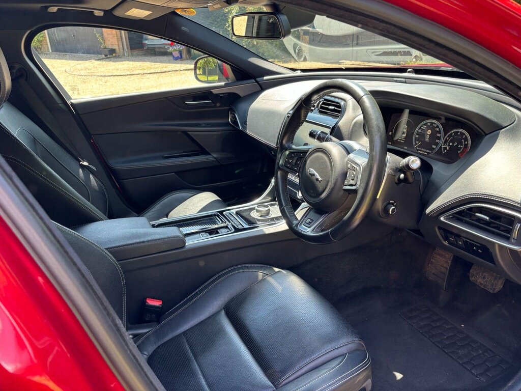 Jaguar XE 2.0I Gpf R-sport Saloon Euro 6 S White #14