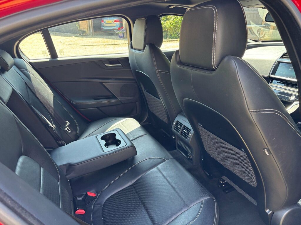 Jaguar XE 2.0I Gpf R-sport Saloon Euro 6 S White #19