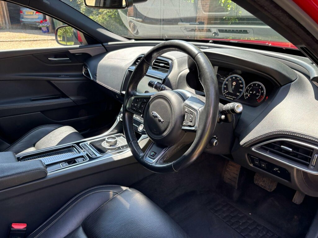 Jaguar XE 2.0I Gpf R-sport Saloon Euro 6 S White #11
