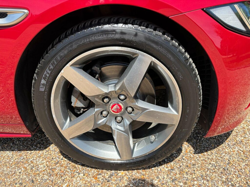Jaguar XE 2.0I Gpf R-sport Saloon Euro 6 S White #30