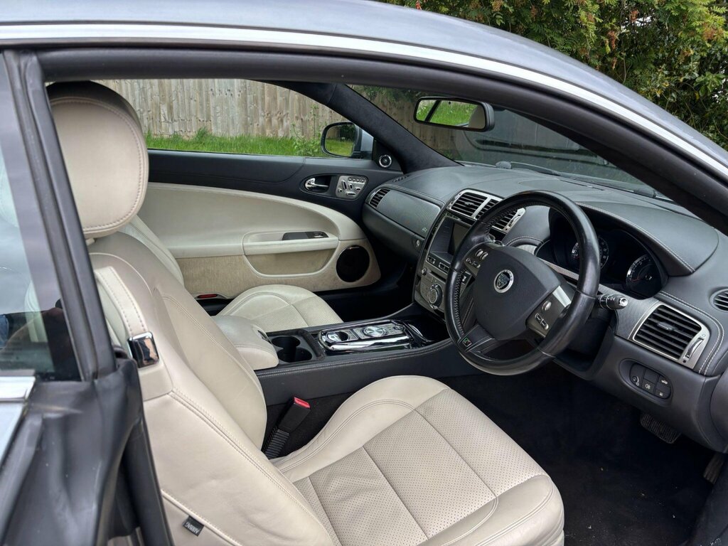 Jaguar XKR Xkr 5.0 V8  #18