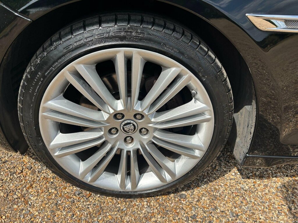 Jaguar XJ Xj Portfolio V6 D Grey #26