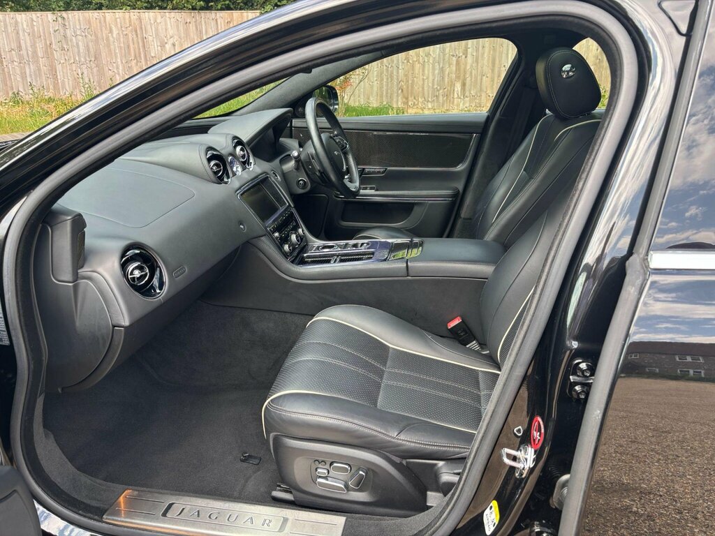 Jaguar XJ Xj Portfolio V6 D Grey #30
