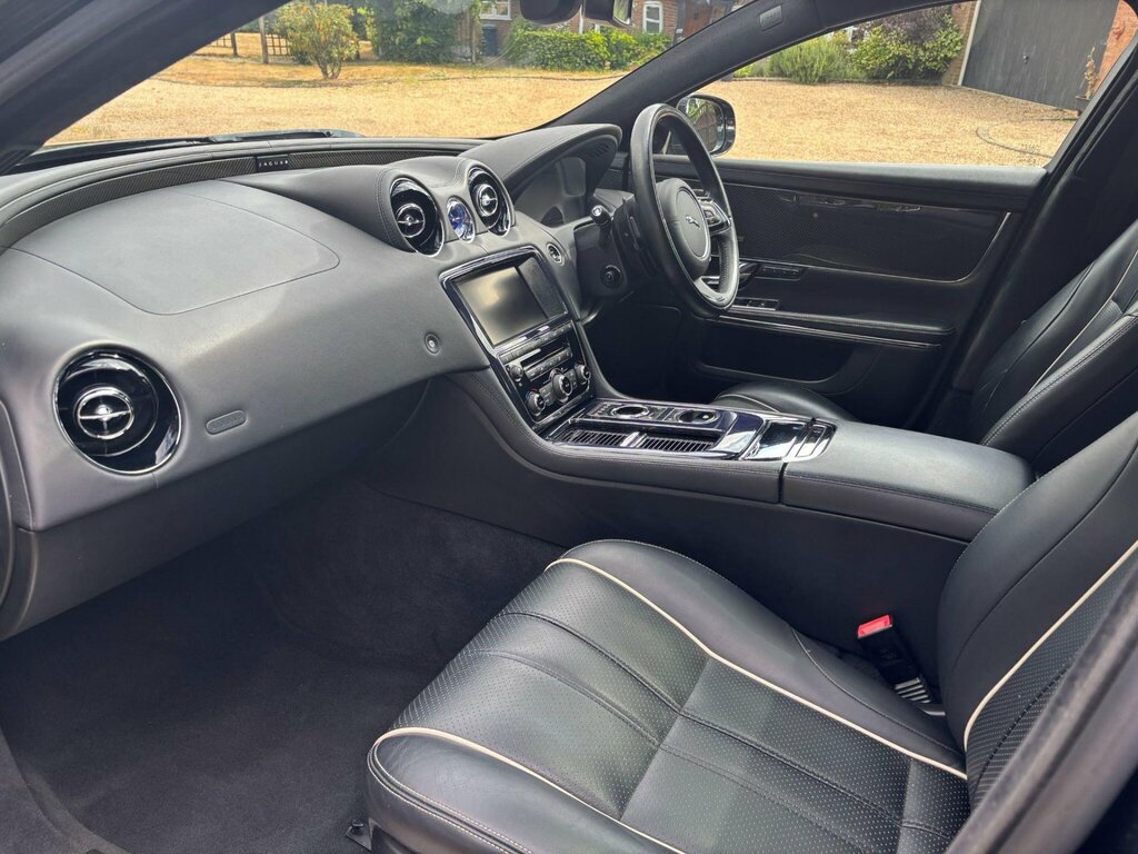 Jaguar XJ Xj Portfolio V6 D Grey #33