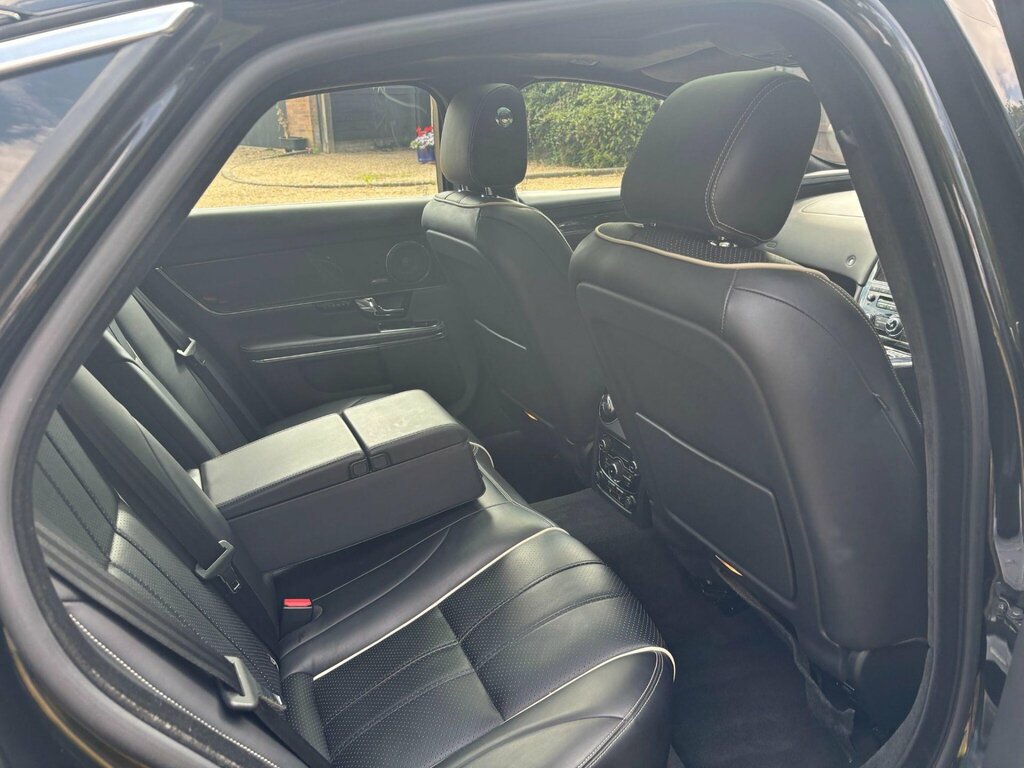 Jaguar XJ Xj Portfolio V6 D Grey #19