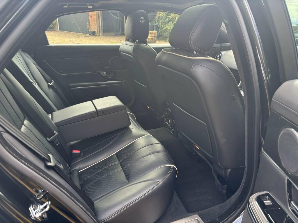 Jaguar XJ Xj Portfolio V6 D Grey #18