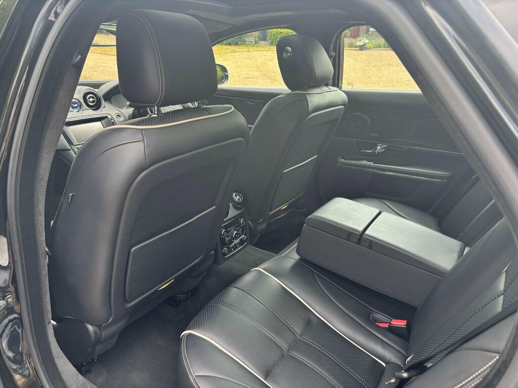 Jaguar XJ Xj Portfolio V6 D Grey #22