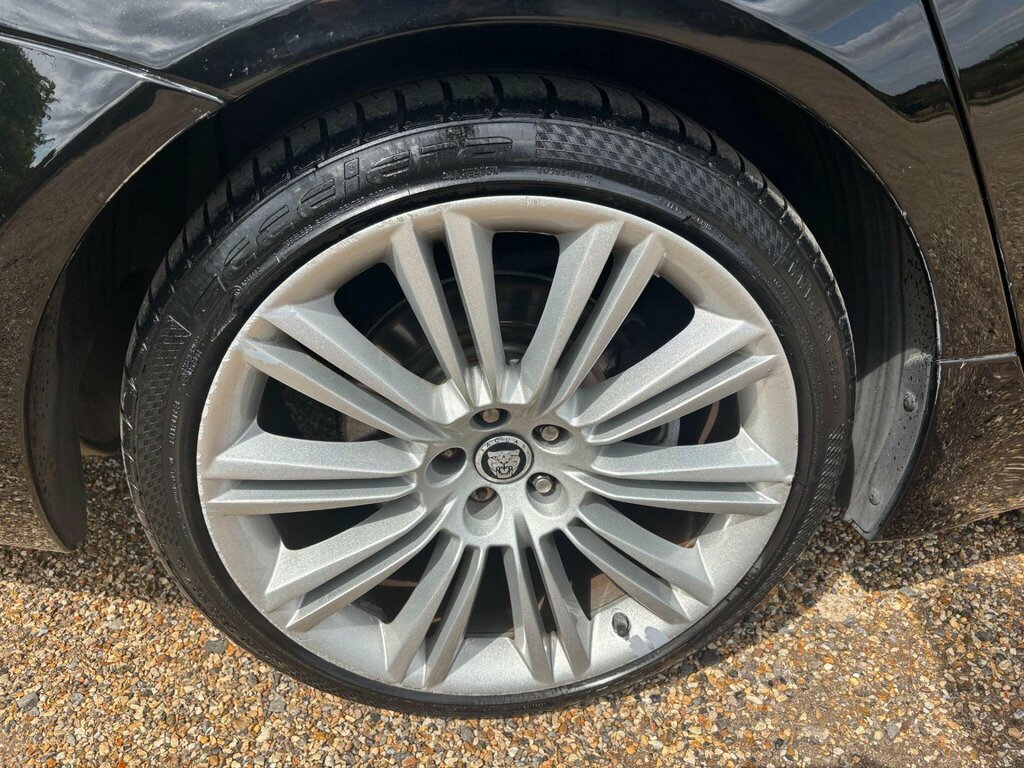 Jaguar XJ Xj Portfolio V6 D Grey #28